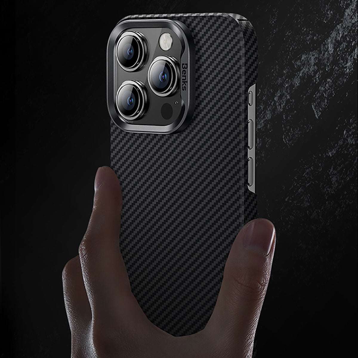 iPhone 15 Plus Kılıf M-safe Özellikli Karbon Fiber Benks Essential ArmorAir 600D Kevlar Kılıf