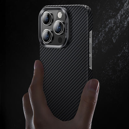 iPhone 15 Plus Kılıf M-safe Özellikli Karbon Fiber Benks Essential ArmorAir 600D Kevlar Kılıf