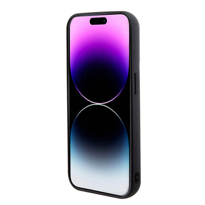 iPhone 15 Pro Kılıf Guess Orijinal Lisanslı PU Deri Metal Yazı Logolu Kapitone Kılıf