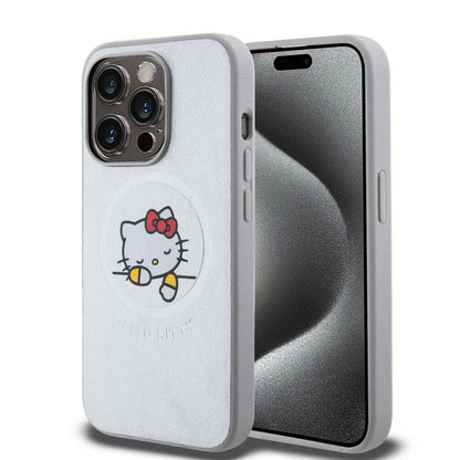 iPhone 15 Pro Kılıf Hello Kitty Orijinal Lisanslı M-safe Şarj Özellikli Baskı Logolu Uyuyan Kitty Deri Kılıf