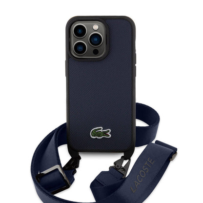 iPhone 15 Pro Kılıf Lacoste orijinal Lisanslı PU Pike Desenli Arka Yüzey Askılı İkonik Timsah Dokuma Logolu Kılıf