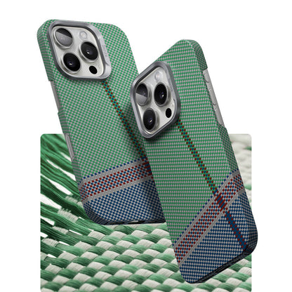 iPhone 15 Pro Kılıf M-safe Şarj Özellikli Karbon Fiber Tasarımlı Benks Passion Green ArmorAir Kevlar Kılıf