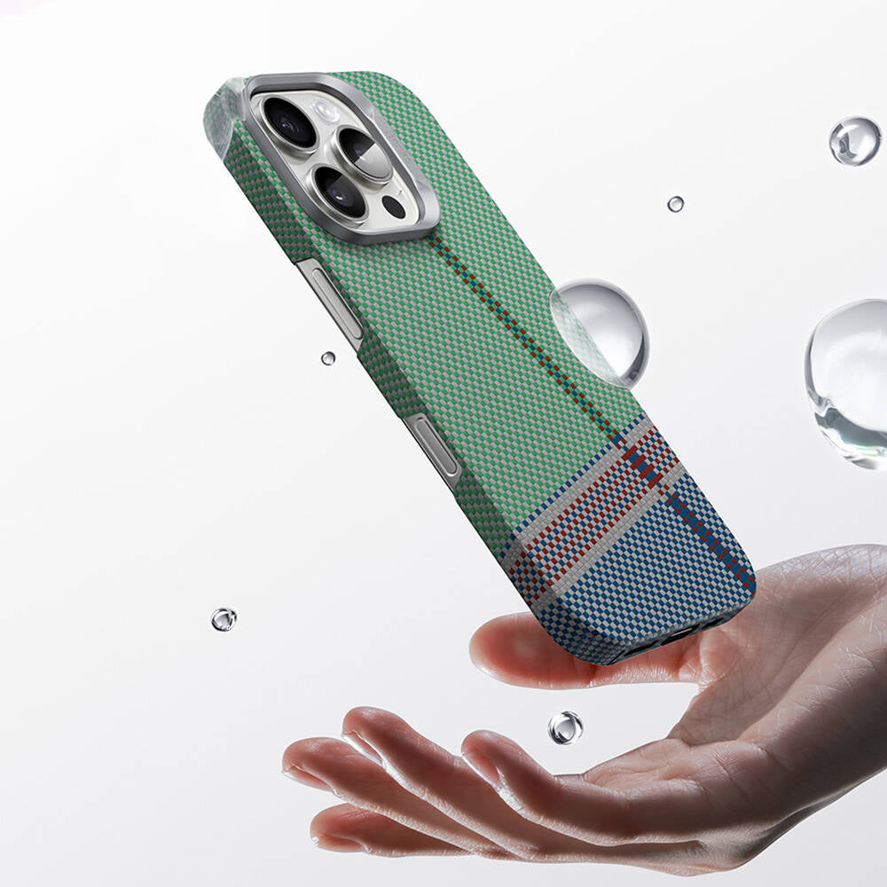 iPhone 15 Pro Kılıf M-safe Şarj Özellikli Karbon Fiber Tasarımlı Benks Passion Green ArmorAir Kevlar Kılıf