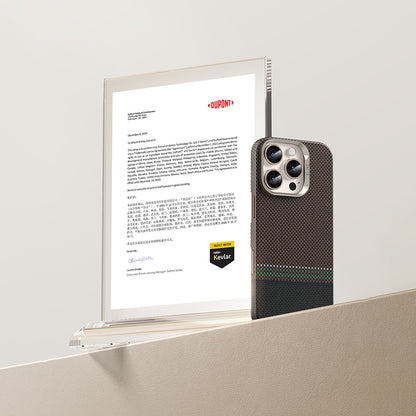iPhone 15 Pro Kılıf M-safe Şarj Özellikli Karbon Fiber Tasarımlı Benks Prestige ArmorAir Kevlar Kılıf