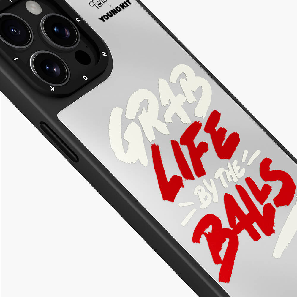 iPhone 15 Pro Kılıf Tobias Fonseca Tasarımlı Youngkit Mirror Kılıf