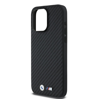 iPhone 15 Pro Max Kılıf BMW Orijinal Lisanslı Karbon Fiber Tasarımlı ve Metal Logolu PU Deri Kılıf