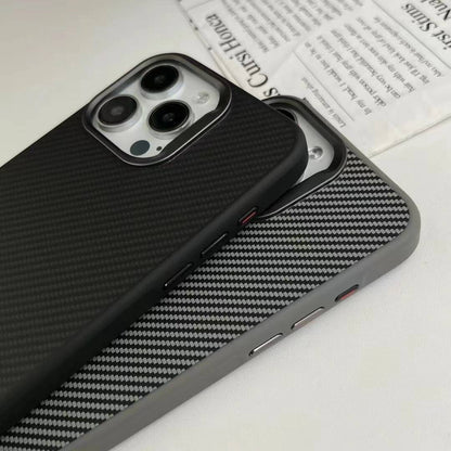 iPhone 15 Pro Max Kılıf M-safe Şarj Özellikli Karbon Fiber Görünümlü Zore Troy Kılıf