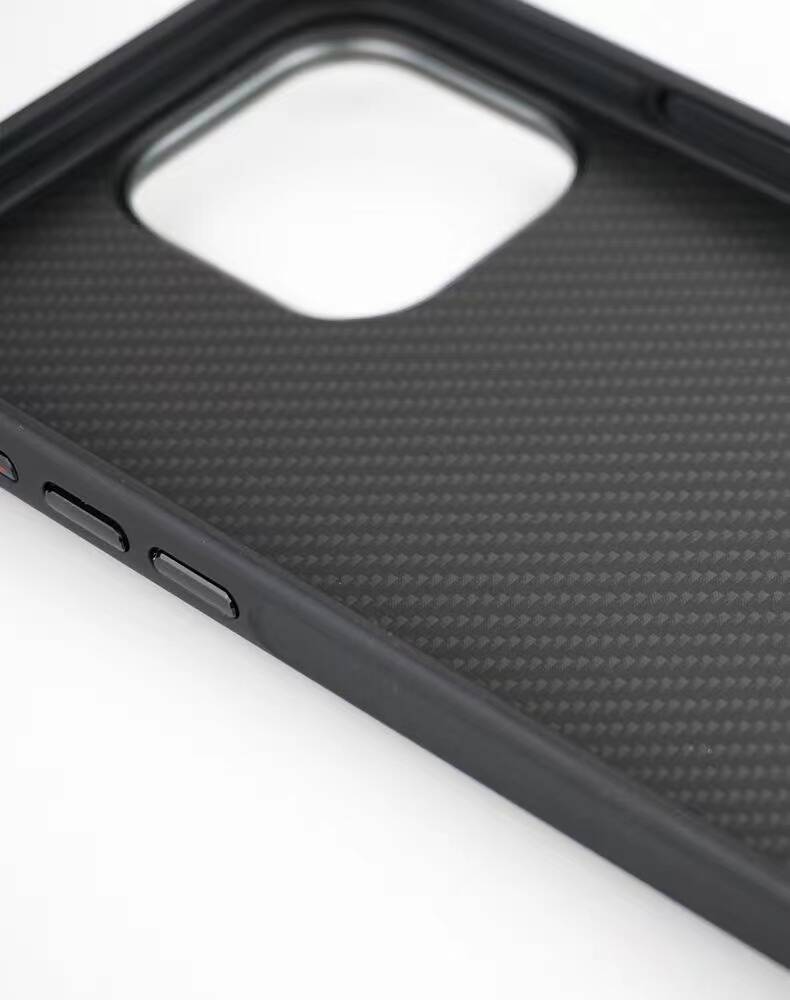 iPhone 15 Pro Max Kılıf M-safe Şarj Özellikli Karbon Fiber Görünümlü Zore Troy Kılıf