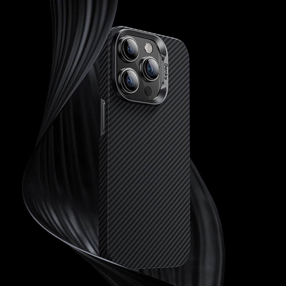 iPhone 15 Pro Max Kılıf M-safe Özellikli Karbon Fiber Benks Essential ArmorAir 600D Kevlar Kılıf