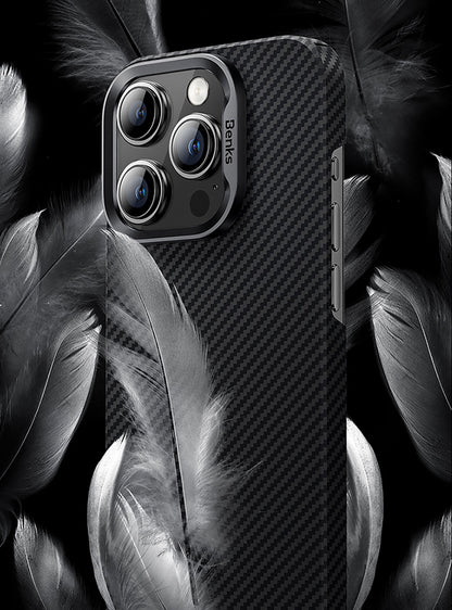 iPhone 15 Pro Max Kılıf M-safe Özellikli Karbon Fiber Benks Essential ArmorAir 600D Kevlar Kılıf