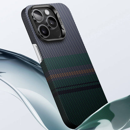 iPhone 15 Pro Max Kılıf M-safe Şarj Özellikli Karbon Fiber Tasarımlı Benks Aurora ArmorAir Kevlar Kılıf