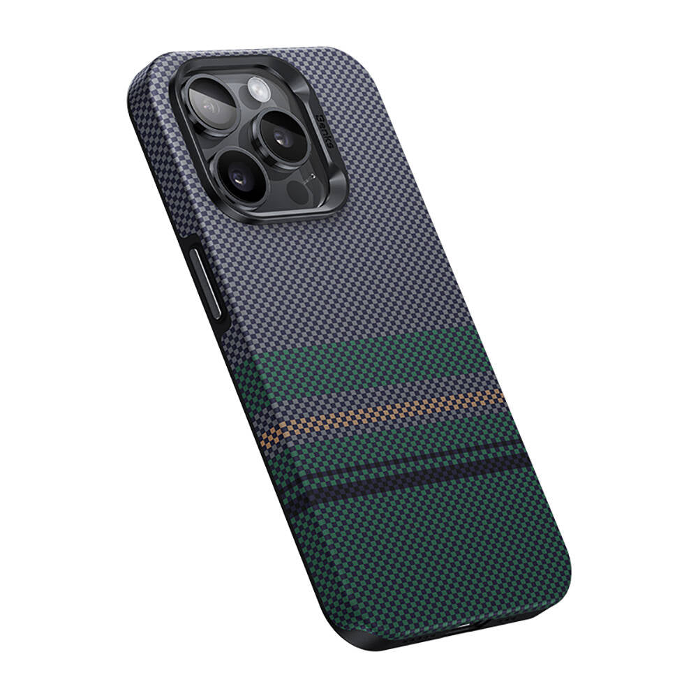 iPhone 15 Pro Max Kılıf M-safe Şarj Özellikli Karbon Fiber Tasarımlı Benks Aurora ArmorPro Kevlar Kılıf