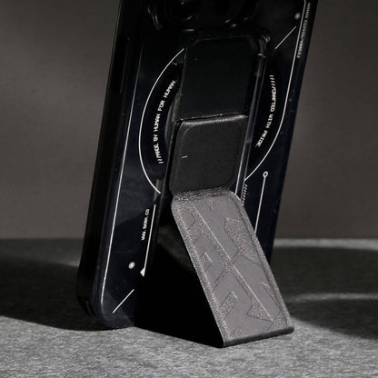 iPhone 15 Pro Max Kılıf M-safe Şarj Özellikli Teknoloji Desenli Standlı Skinarma Helio Kılıf