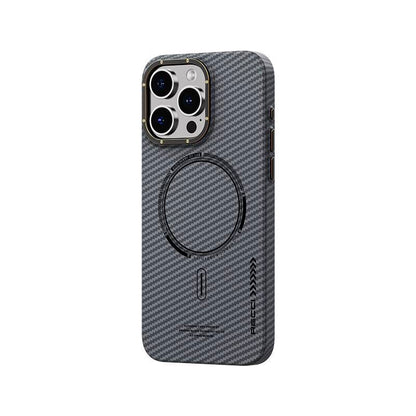iPhone 15 Pro Max Kılıf Recci Machinist Serisi M-safe Şarj Özellikli Magnetik Karbon Kılıf