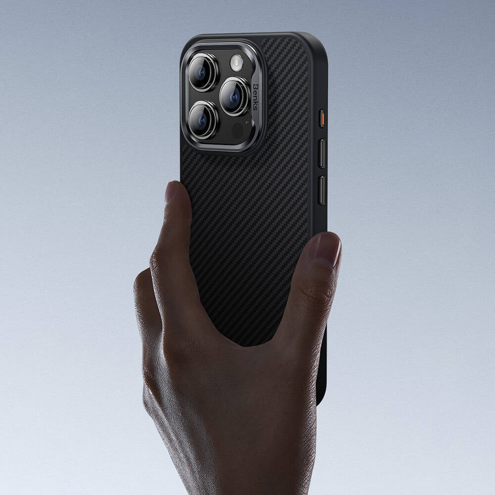 iPhone 16 Kılıf Karbon Fiber M-safe Şarj Özellikli Benks Hybrid ArmorPro 600D Kevlar Kılıf