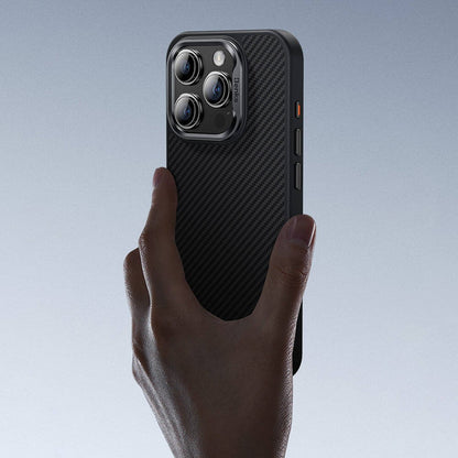 iPhone 16 Pro Kılıf Karbon Fiber M-safe Şarj Özellikli Benks Hybrid ArmorPro 600D Kevlar Kılıf