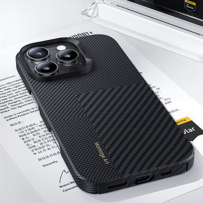 iPhone 16 Pro Kılıf M-safe Şarj Özellikli Karbon Fiber Metal Kamera Çerçeveli Benks Montage ArmorAir Kevlar Kılıf
