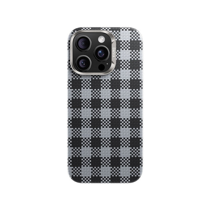 iPhone 16 Pro Max Kılıf M-safe Şarj Özellikli Ekose Tasarımlı Benks ArmorVichy Kevlar Karbon Kılıf