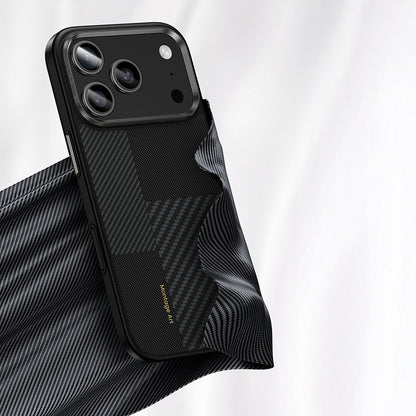iPhone 17 Pro Kılıf M-safe Şarj Özellikli Karbon Fiber Benks Montage Hybrid ArmorPro Kevlar Kılıf