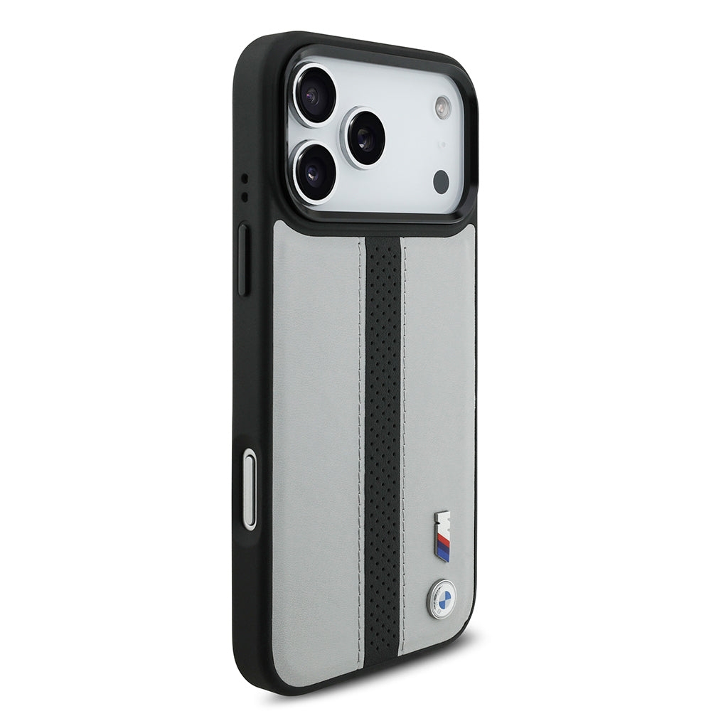 iPhone 17 Pro Max Kılıf BMW Orijinal Lisanslı M-safe Şarj Özellikli Deri Arka Yüzey Metal Logolu Delikli Şerit Tasarımlı Kılıf
