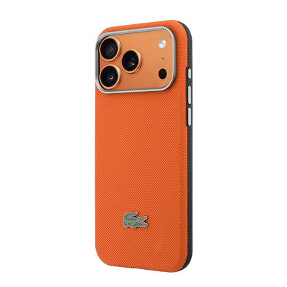 iPhone 17 Pro Max Kılıf Lacoste Orijinal Lisanslı M-Safe Şarj Özellikli PVC Yarı Pike Desenli Arka Yüzey İkonik Timsah Dokuma Logolu Kılıf