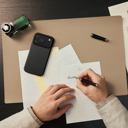 iPhone 17 Pro Max Kılıf M-safe Şarj Özellikli 1500D Aramid Fiber Pitaka Military-Grade Classic Serisi Black-Grey Twill Kılıf