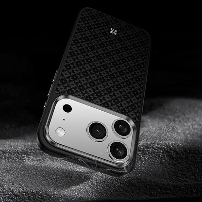 iPhone 17 Pro Max Kılıf M-Safe Şarj Özellikli Benks ArmorPro ArmorGrid Serisi Kevlar Kılıf