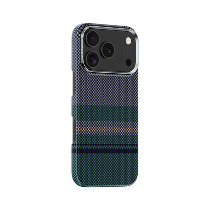 iPhone 17 Pro Max Kılıf M-safe Şarj Özellikli Karbon Fiber Tasarımlı Benks Aurora ArmorAir Kevlar Kılıf