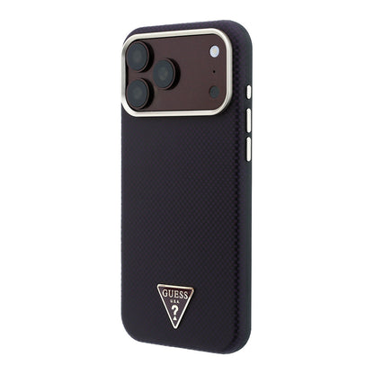 iPhone 18 Pro Kılıf Guess Orijinal Lisanslı M-safe Şarj Özellikli PU Metal Üçgen Logolu Karbon Fiber Kevlar Kılıf