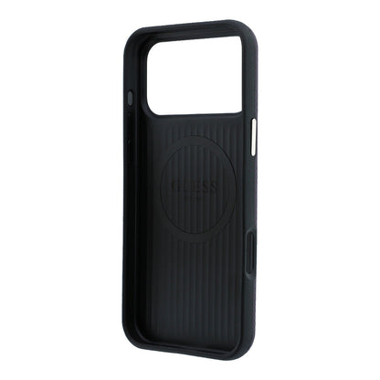 iPhone 18 Pro Kılıf Guess Orijinal Lisanslı M-safe Şarj Özellikli PU Metal Üçgen Logolu Karbon Fiber Kevlar Kılıf