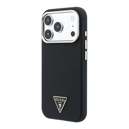 iPhone 18 Pro Kılıf Guess Orijinal Lisanslı M-safe Şarj Özellikli PU Metal Üçgen Logolu Karbon Fiber Kevlar Kılıf