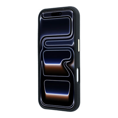 iPhone 18 Pro Kılıf Guess Orijinal Lisanslı M-safe Şarj Özellikli PU Metal Üçgen Logolu Karbon Fiber Kevlar Kılıf