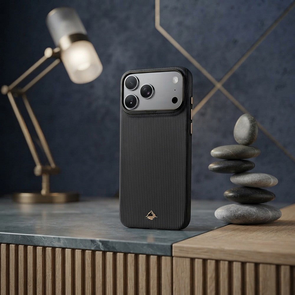 iPhone 18 Pro Kılıf M-safe Şarj Özellikli Raptic Aramid Skin Reynis Serisi Karbon Kılıf