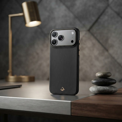 iPhone 18 Pro Kılıf M-safe Şarj Özellikli Raptic Aramid Skin Reynis Serisi Karbon Kılıf