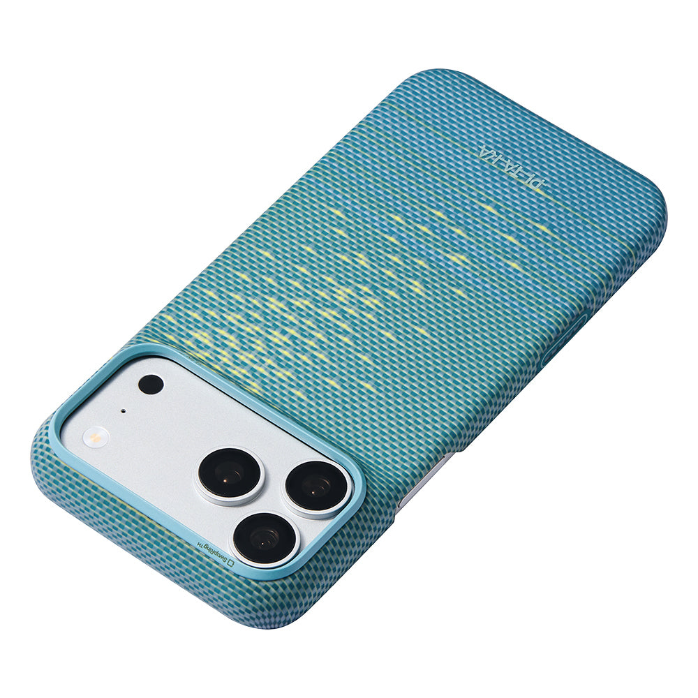 iPhone 18 Pro Max Kılıf M-safe Şarj Özellikli Aramid Karbon Fiber Pitaka Glints of Gold Ultra Slim Serisi Kılıf
