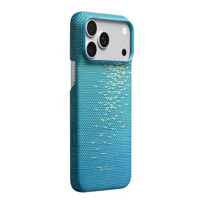 iPhone 18 Pro Max Kılıf M-safe Şarj Özellikli Aramid Karbon Fiber Pitaka Glints of Gold Ultra Slim Serisi Kılıf