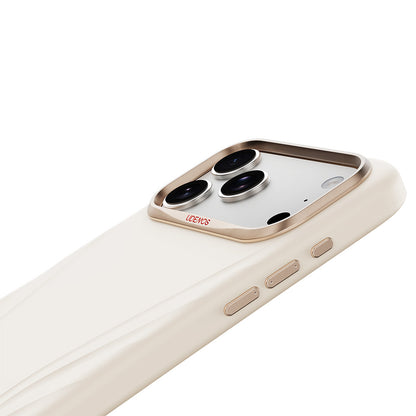 iPhone 18 Pro Max Kılıf M-Safe Şarj Özellikli Çizgili Logolu Udemos Freedom Serisi Kılıf