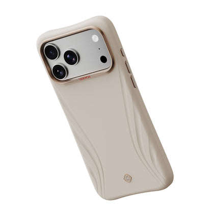 iPhone 18 Pro Max Kılıf M-Safe Şarj Özellikli Çizgili Logolu Udemos Freedom Serisi Kılıf