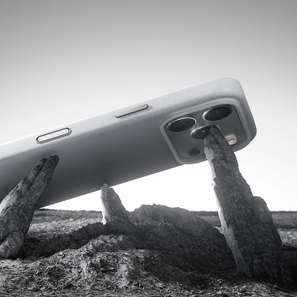 iPhone 18 Pro Max Kılıf M-safe Şarj Özellikli Çizilmeye Dayanıklı Benks VitaPro Serisi PU Deri Kılıf