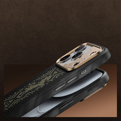 iPhone 18 Pro Max Kılıf M-safe Şarj Özellikli Yükseltilmiş Kamera Çerçeveli Karbon Fiber Tasarımlı Benks Knight ArmorPro Kevlar Kılıf