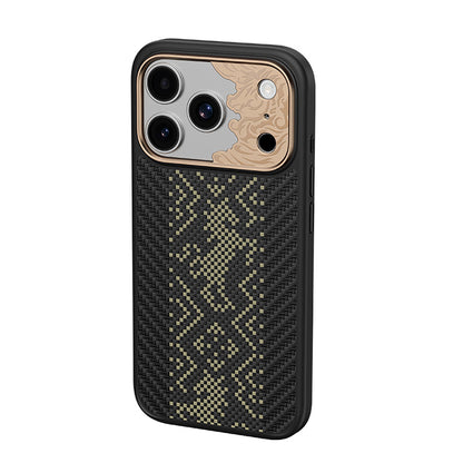 iPhone 18 Pro Max Kılıf M-safe Şarj Özellikli Yükseltilmiş Kamera Çerçeveli Karbon Fiber Tasarımlı Benks Knight ArmorPro Kevlar Kılıf