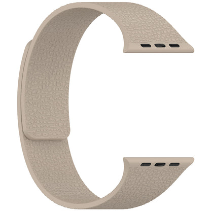 Watch 10 42mm Zore KRD-136 Kabartma Desenli Silikon Kordon