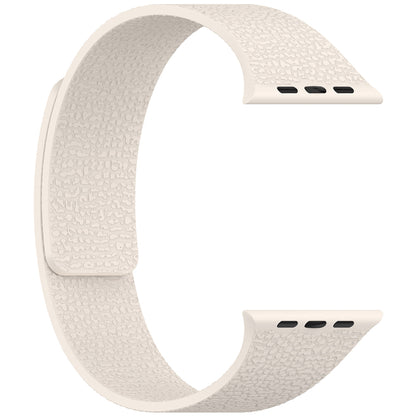 Watch 10 42mm Zore KRD-136 Kabartma Desenli Silikon Kordon