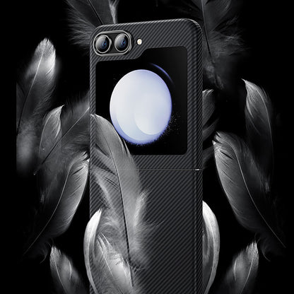 Galaxy Z Flip 5 Kılıf Karbon Fiber Benks Essential ArmorAir 600D Kevlar Kılıf