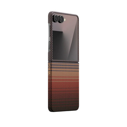 Galaxy Z Flip 7 Kılıf M-safe Şarj Özellikli Aramid Fiber Pitaka Tactile Woven Sunset-Moonrise Serisi Kılıf