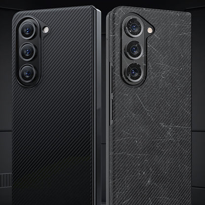 Galaxy Z Fold 5 Kılıf M-safe Özellikli Karbon Fiber Benks Essential 600D Kevlar Kılıf