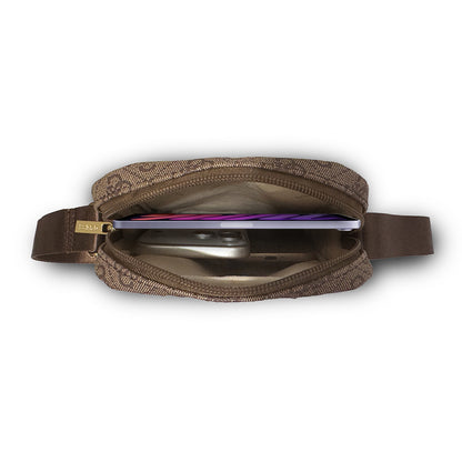 Guess Orijinal Lisanslı Metal Logolu Fermuarlı 8 inç Çapraz Askılı Tablet Çantası