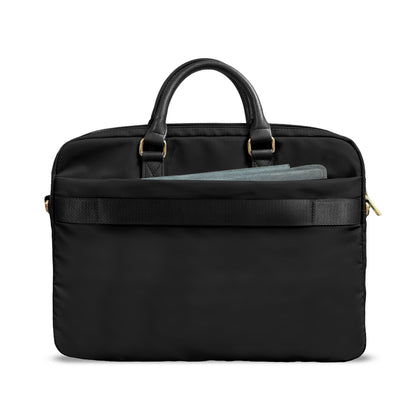 Guess Orijinal Lisanslı Naylon Kumaş Metal Üçgen Logolu Omuz Askılı 15-16 inç Laptop Çantası