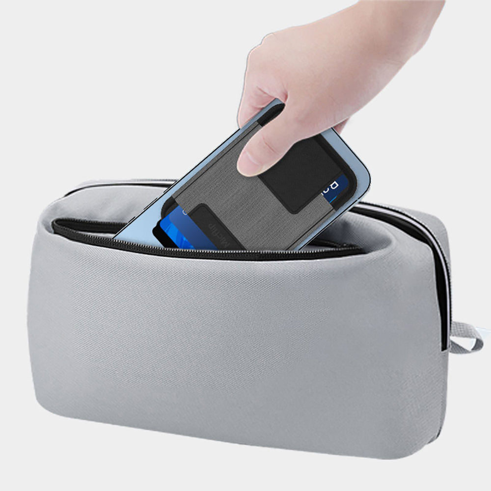 Micflip P065 Ultra İnce Tasarım iOS Cihazlara Özel FindMy Özellikli Magnetik Standlı Kartlık