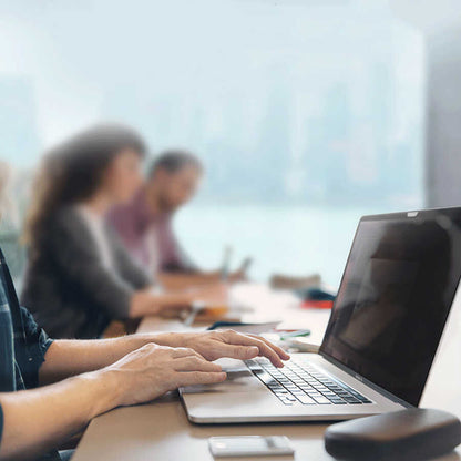 Macbook 16' Touch Bar Wiwu Mıknatıslı Privacy Ekran Koruyucu